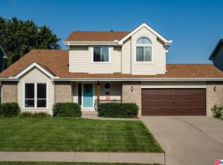 6231 N 104th St, Omaha, NE 68134