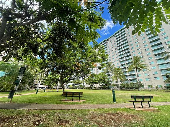 2nd image of 3009 Ala Makahala Pl APT 1812