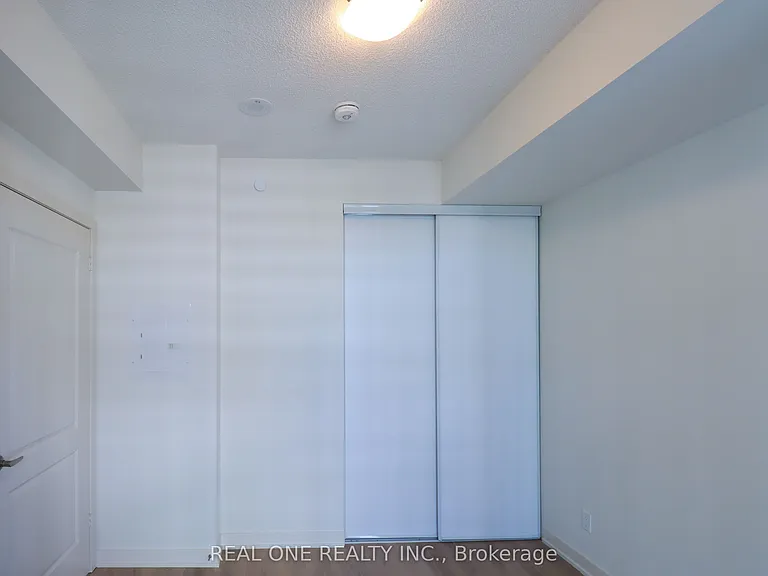 4955 Yonge St #2316 — Photo 16