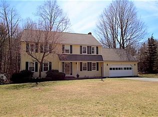 522 Martins Pond Rd, Groton, MA 01450