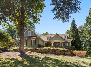 184 Benhurst Ct, Hendersonville, NC 28791