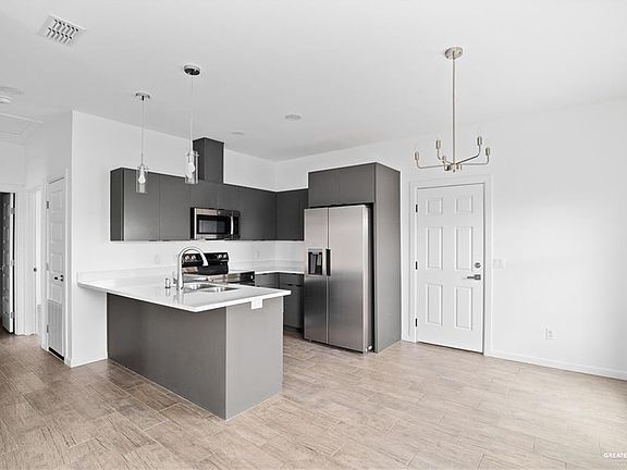 4th image of 5605 Notre Dame Ave