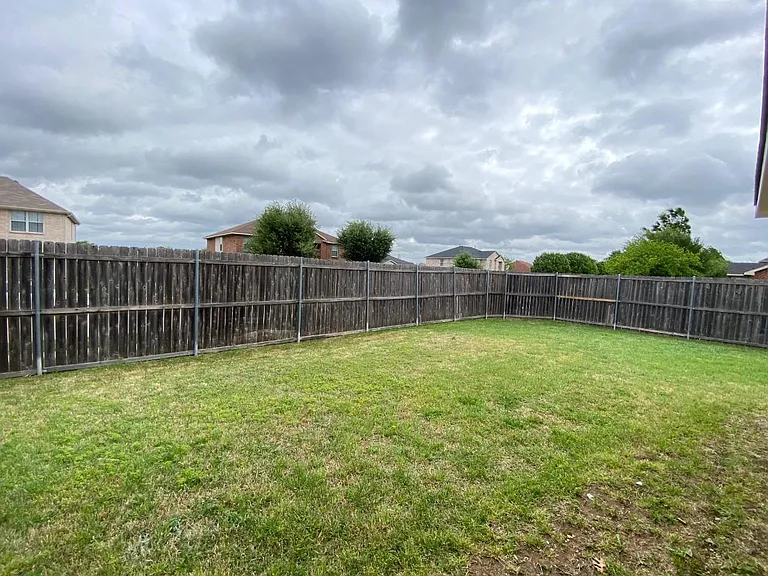 1328 Falcon Holw — Photo 26