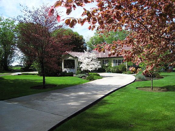 5th image of 3060 Plaza Way