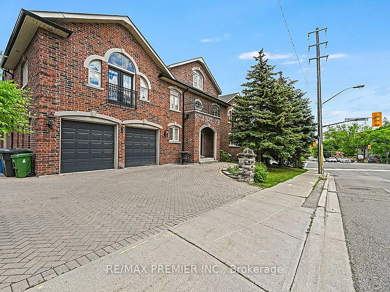 916 Scarlett Rd #BASEMENT — Photo 2