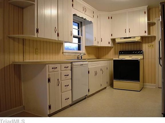 4th image of 1534 Canstaff Dr