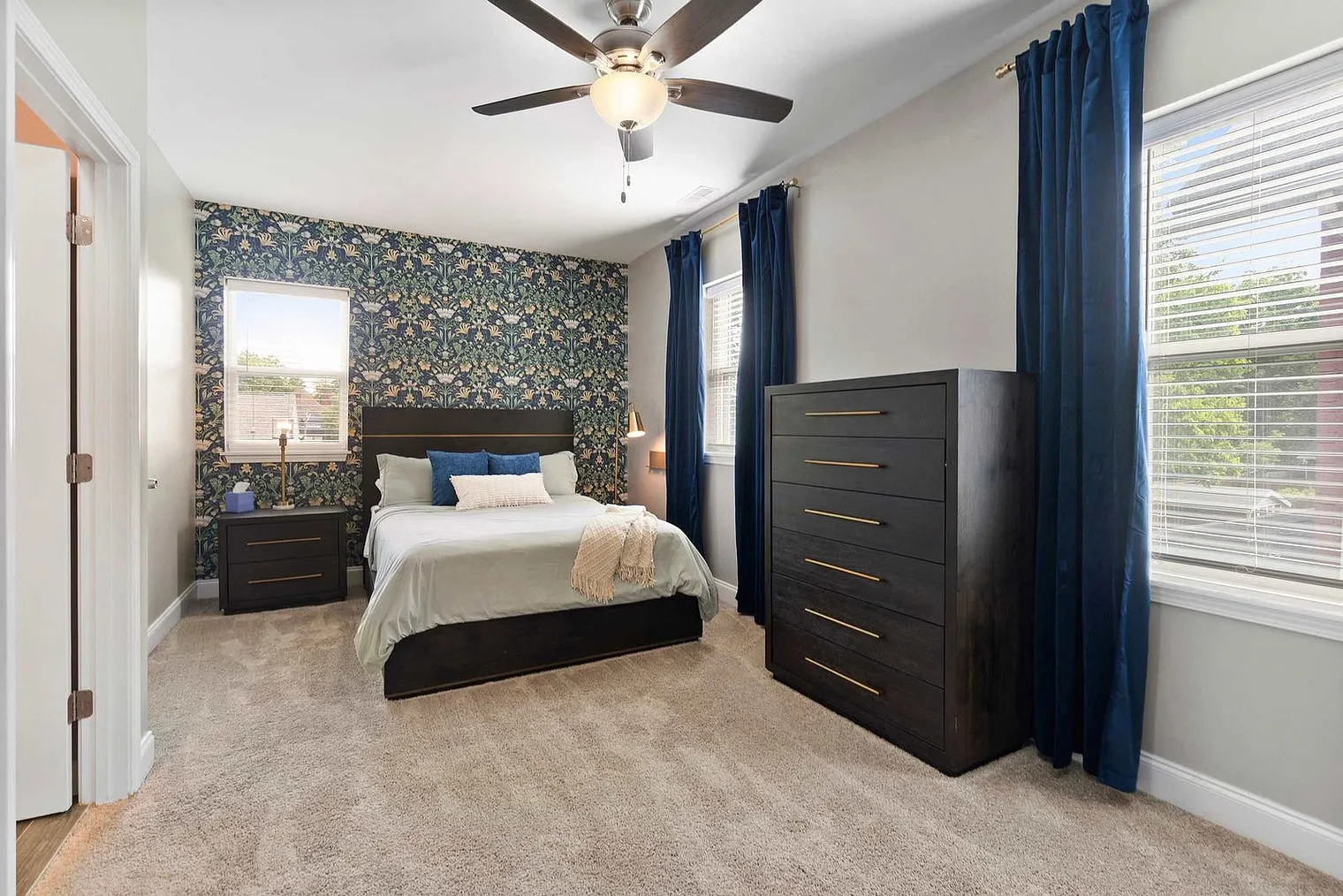 4 bed, 2.0 bath, 2195 sqft, $4,797 — Photo 4