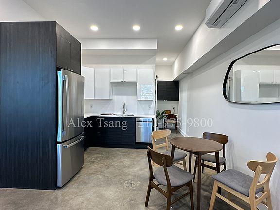 3rd image of 316 Toledo St #101