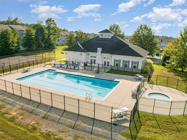 1650 Mohegan Dr #H — Photo 31