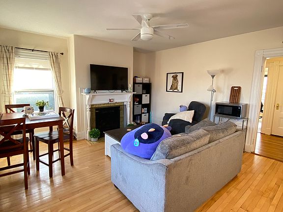 3rd image of 14 Chiswick Rd APT 4