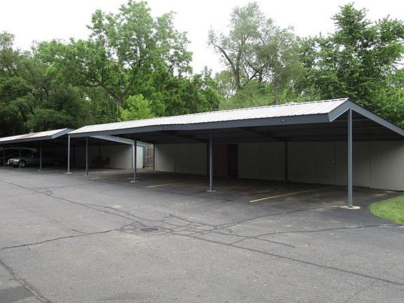 3rd image of 721 Keenway Cir APT B