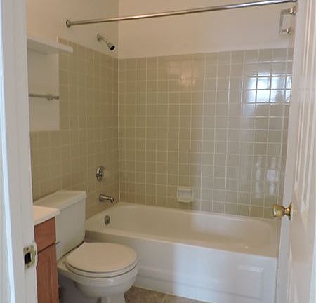 48 A SE Master Bed Bathroom