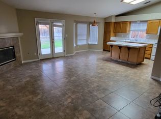 12613 Mauna Loa Ave, Bakersfield, CA 93312