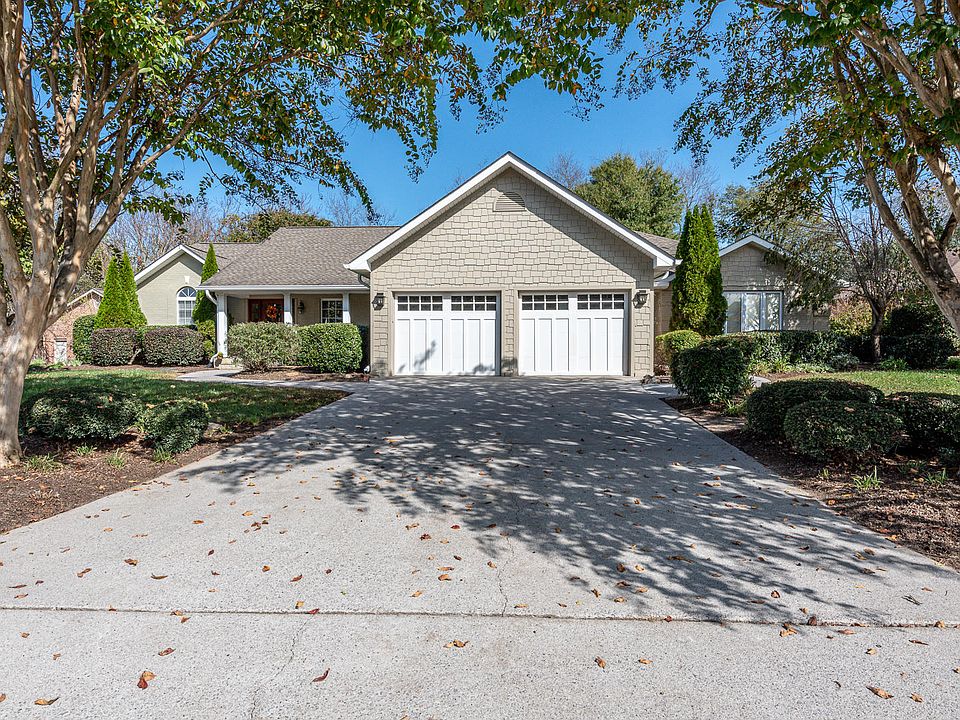 1st image of 856 Somerset Dr