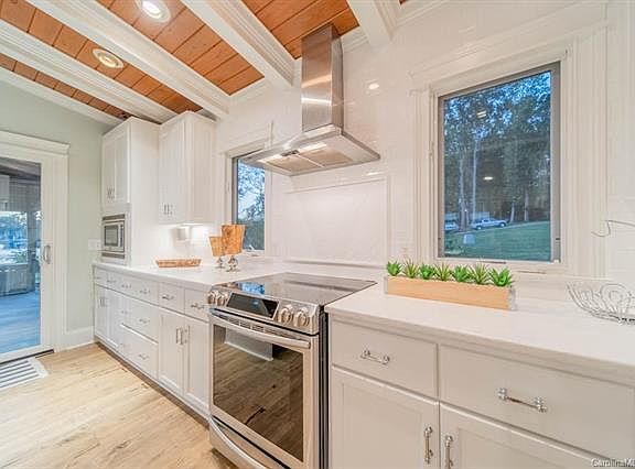 5th image of 124 Little Acorn Ln