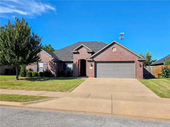 1419 W Walker Dr, Rogers, AR 72756