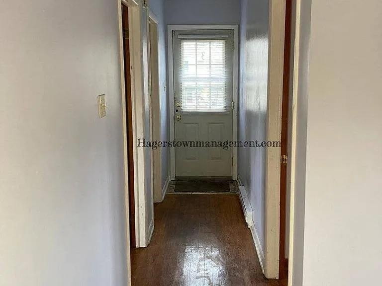807-811 Linwood Rd — Photo 2