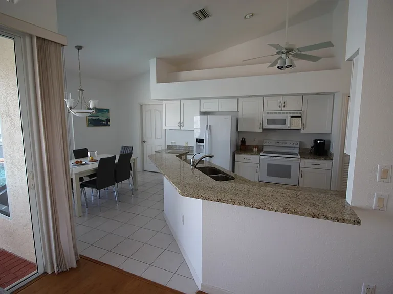 450 Sorrento Ct — Photo 13