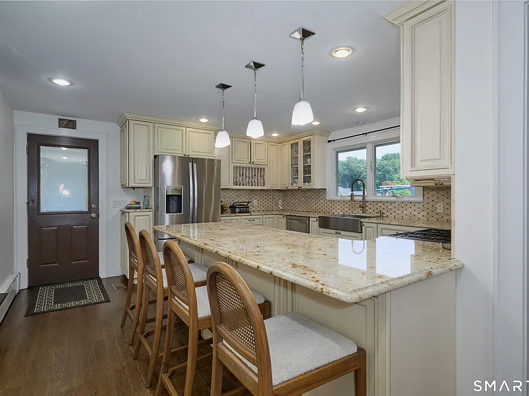 1374 Huntington Tpke — Photo 27