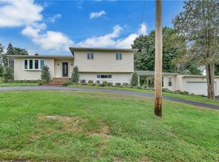 2 Parkview Rd, Elmsford, NY 10523