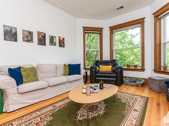 2nd image of 3727 N Lakewood Ave #3F