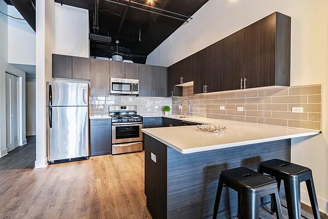 Modern finishes and stainless steel appliances