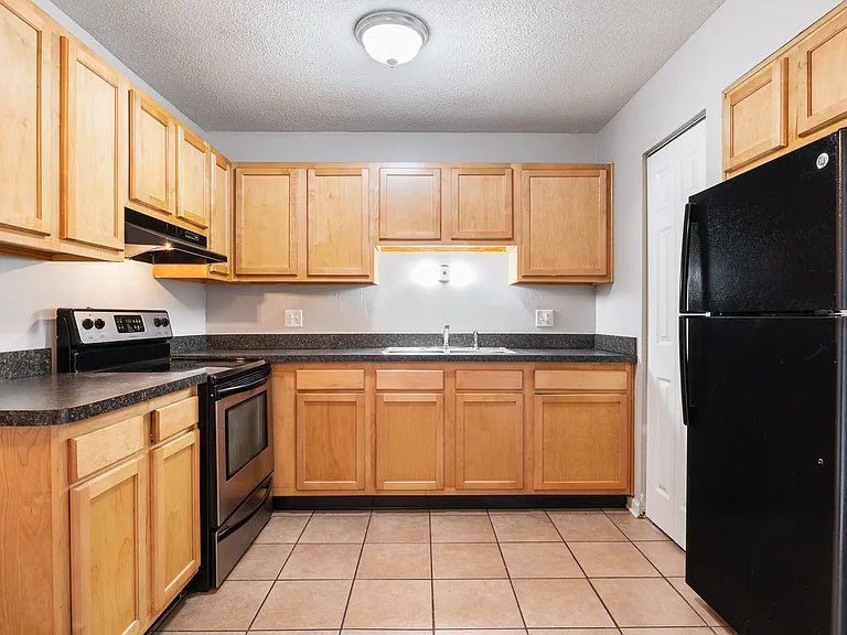 Lots of cabinet space in your kitchen!