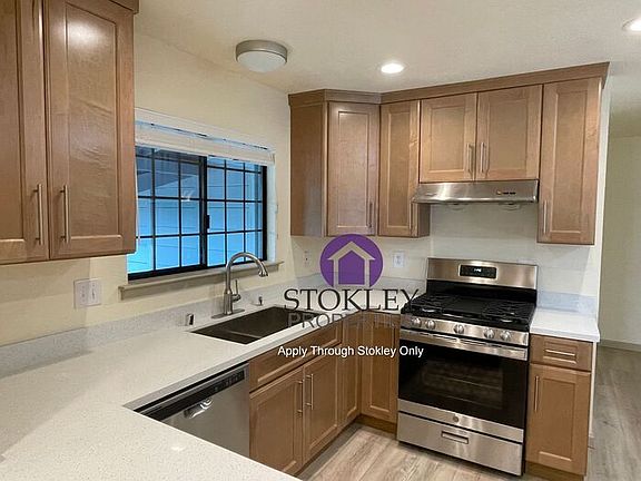 5th image of 109 Sullivan Dr
