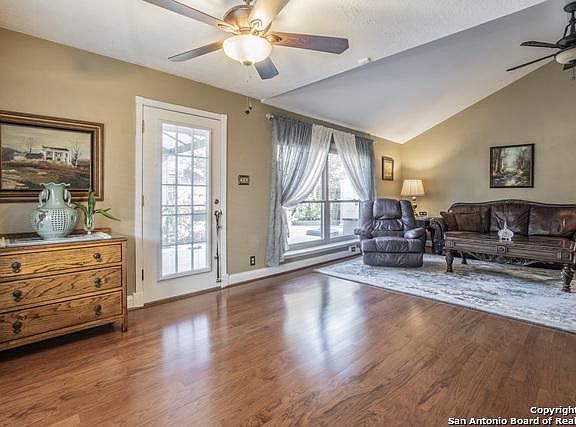 2nd image of 9803 Coppercreek