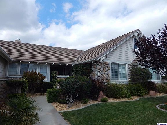 2nd image of 9825 Sweetwater Dr