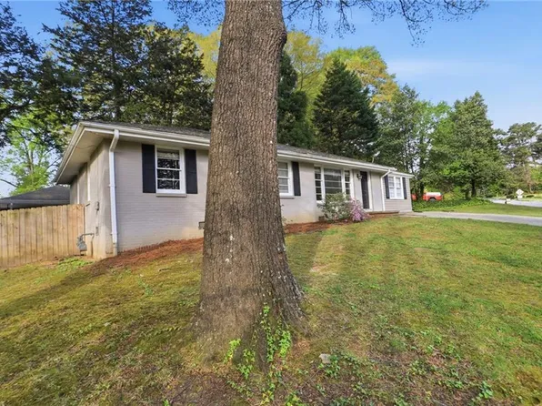 2613 Mural Dr, Chamblee, GA 30341