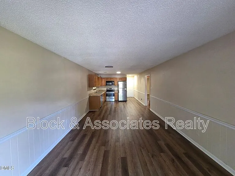 906 W Chatham St — Photo 12