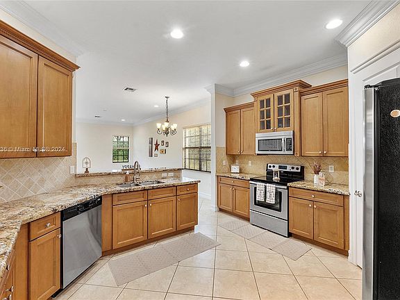 5th image of 7553 NW 113th Ave