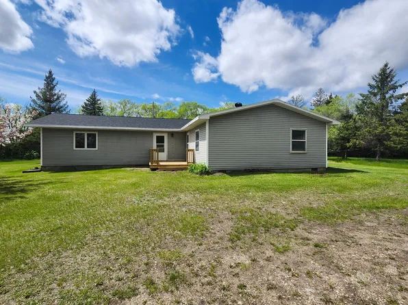 11208 Center St W, Thief River Falls, MN 56701