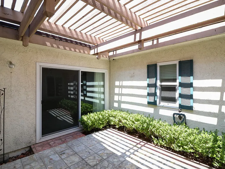 1050 Pacifica Dr — Photo 45
