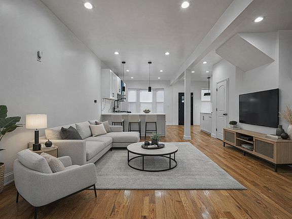3rd image of 6845 S Saint Lawrence Ave