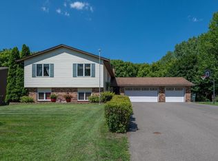 1204 W 139th St, Burnsville, MN 55337