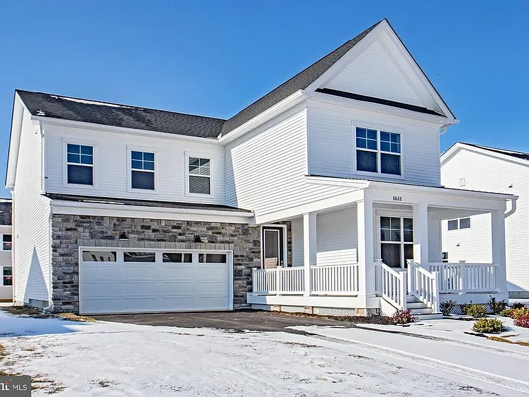 1611 N Lores Landing Rd — Photo 2