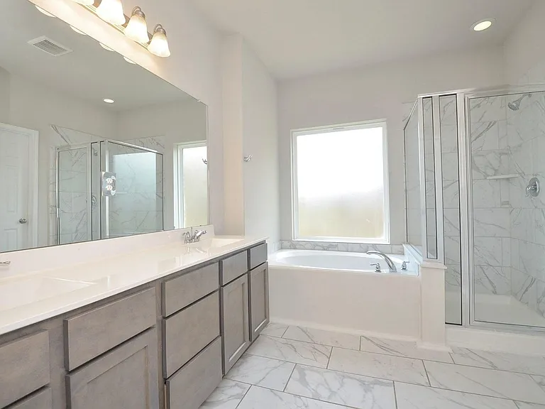 5443 Grand View Dr — Photo 17