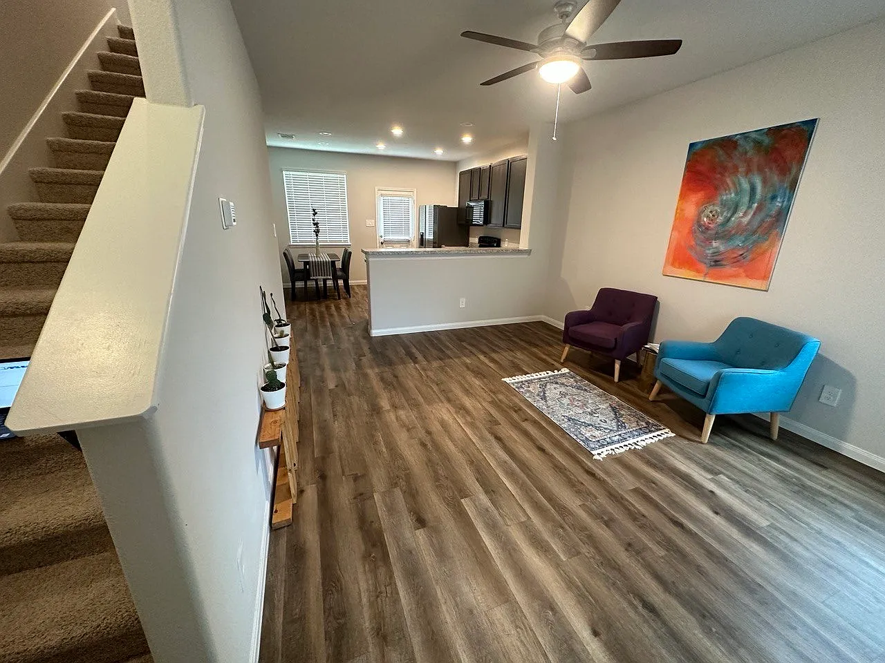 5 bed, 2.5 bath, 2500 sqft, $2,450 — Photo 4