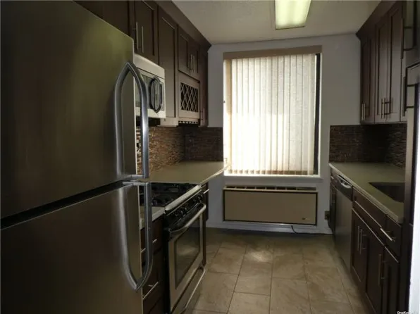 21019 26th Ave, Flushing, NY 11360