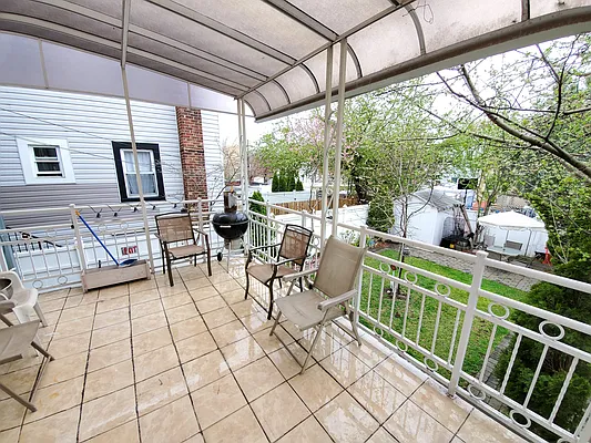 Rented by Astoria Realty | media 10