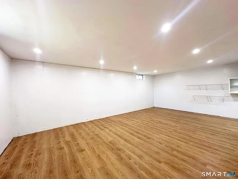 203 Capewell Ave — Photo 33