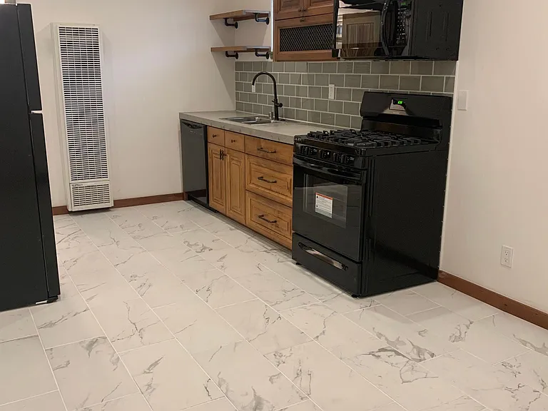 1536 Alta Vista Ct #B — Photo 3