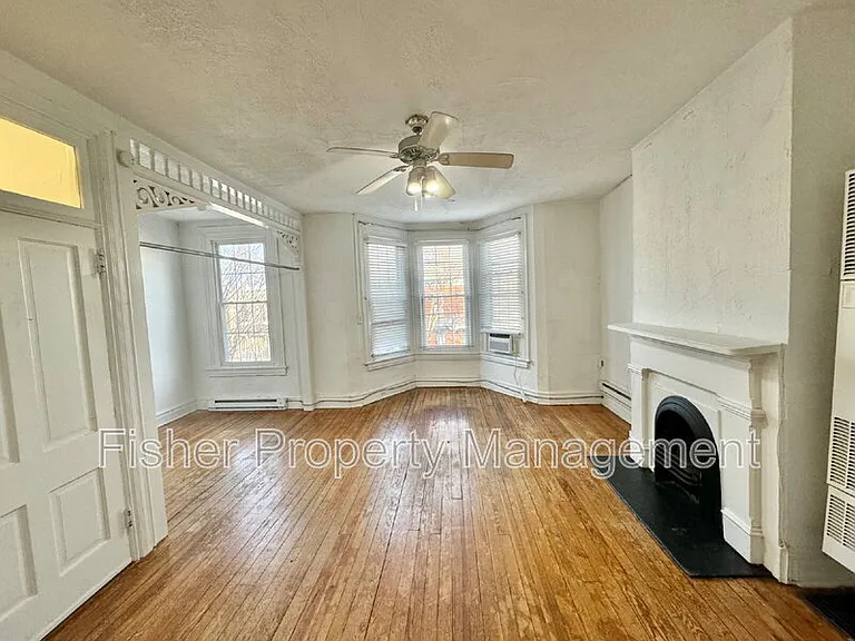 1921 Floyd Ave #2 — Photo 3