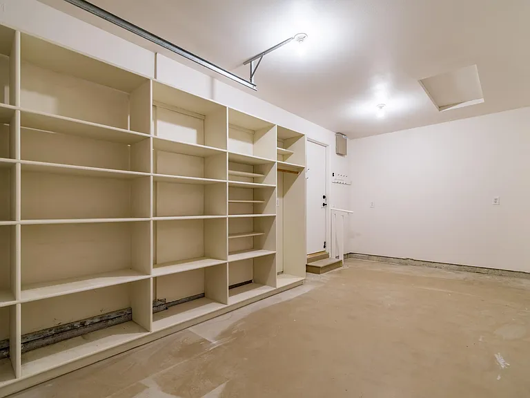 2095 Norwood St — Photo 34