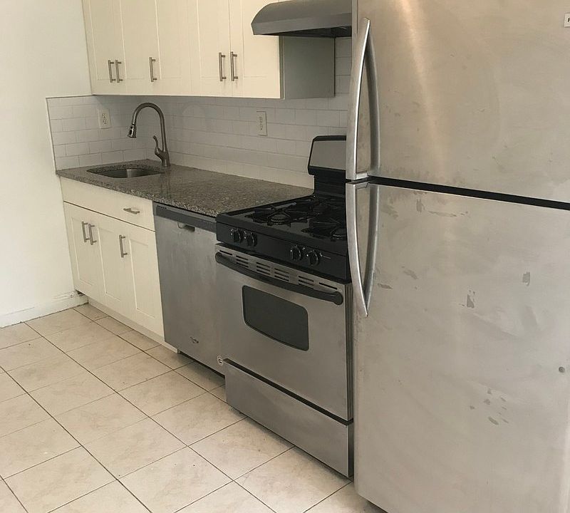 1st image of 5205 39th Ave #2