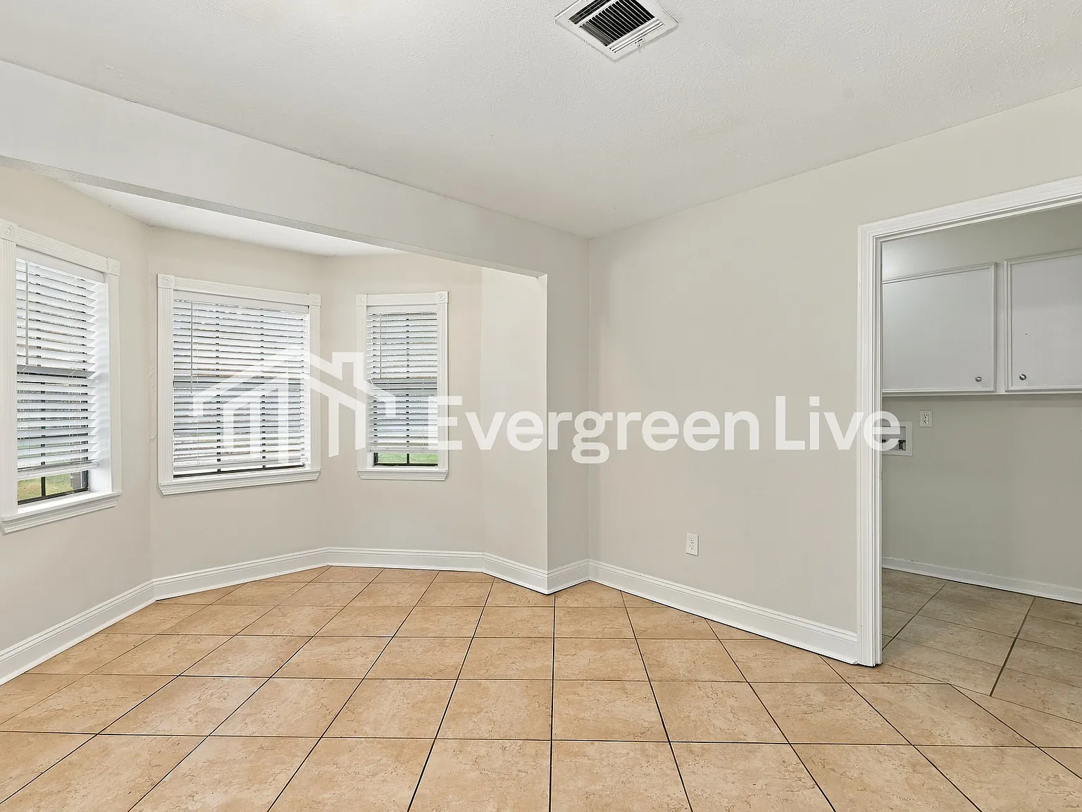 3 bed, 2.0 bath, 1483 sqft, $1,845 — Photo 3