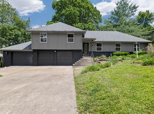 1520 S Devon Road, Springfield, MO 65809