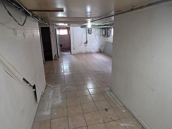 5th image of 2255 41st St